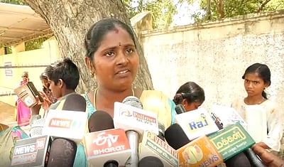 நாட்டாமை திரைப்பட பாணியில் நெல்லையில் ஊரைவிட்டு ஒதுக்கப்பட்ட குடும்பம்! பெண் கண்ணீர்!