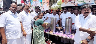 அதிமுகவினா் நீா்மோா் பந்தல் திறப்பு