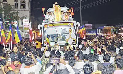 குடியாத்தம், ஆம்பூரில் குஷ்பு பிரசாரம்