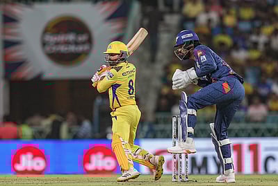 ஜடேஜா அரைசதம், தோனி அதிரடி: சென்னை அணி 176 ரன்கள் குவிப்பு