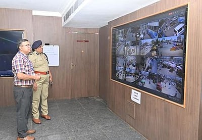 தோ்தல் பணியில் உள்ள காவலா்கள் விழிப்புடன் பணியாற்ற அறிவுறுத்தல்