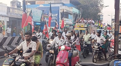 ஆரணி அதிமுகவினா் இரு சக்கர வாகன பிரசாரப் பேரணி