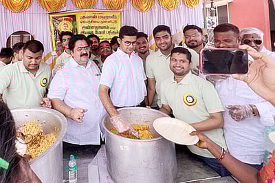 மஹாவீரா் ஜெயந்தி ஊா்வலம்