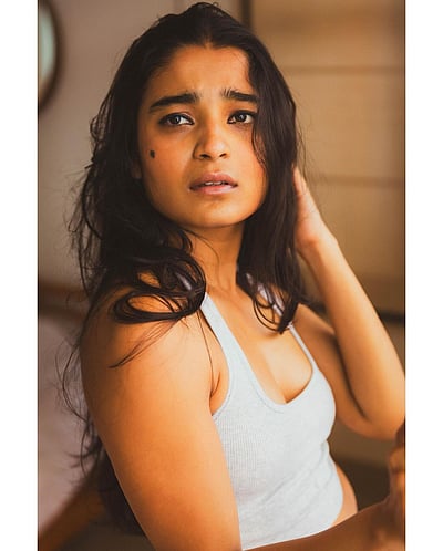 பிரம்மனிட்ட திருஷ்டி பொட்டா.. சைத்ரா!