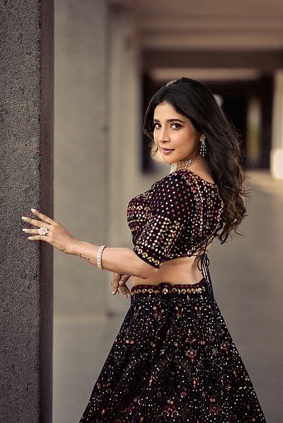 அழகு தேவதை - சாக்ஷி அகர்வால்!