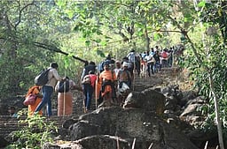 வெள்ளியங்கிரியில் மலை ஏறிய இளைஞர் மயங்கிவிழுந்து பலி!