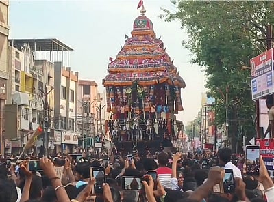 மதுரையில் சித்திரைத் திருவிழா தேரோட்டம்!