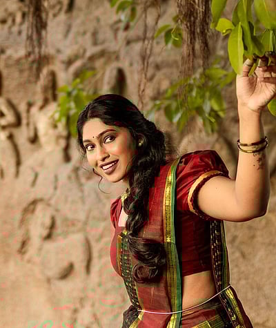 எந்த தேசத்து அழகியோ..!