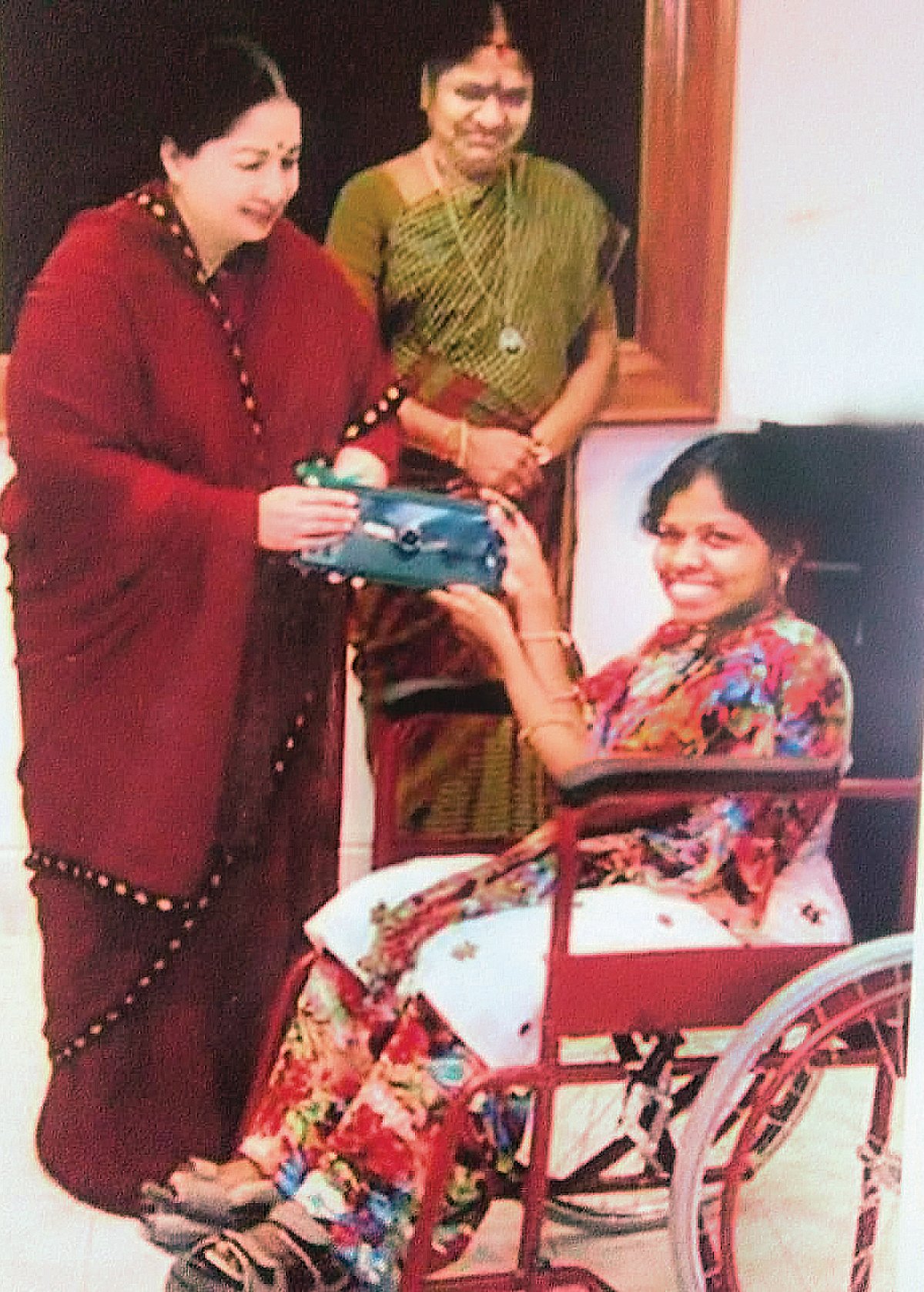 வியக்க வைக்கும் வைக்கோல் ஓவியங்கள்!