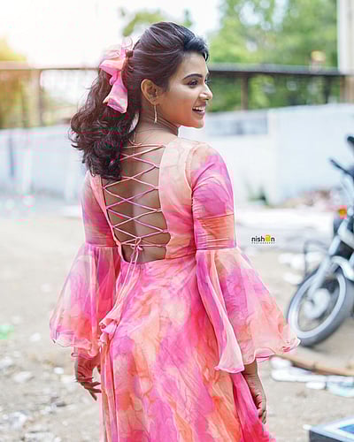 நடமாடும் போகன்வில்லா! திவ்யா துரைசாமி..