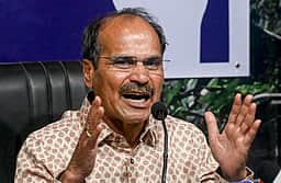 காங்கிரஸில் இணைய மம்தாவுக்கு அழைப்பு; மேற்கு வங்க தலைமைப் பதவி வழங்க தயாா்: காங்கிரஸ் மூத்த தலைவா் அதீா் ரஞ்சன் சௌதரி