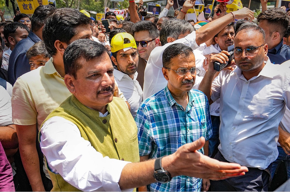 பாஜக தலைமையகத்தை நோக்கி பேரணி: கேஜரிவால் தடுத்து நிறுத்தம் 