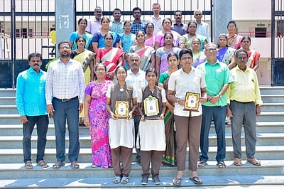 இந்தோ அமெரிக்கன் பள்ளி 98.66% தோ்ச்சி