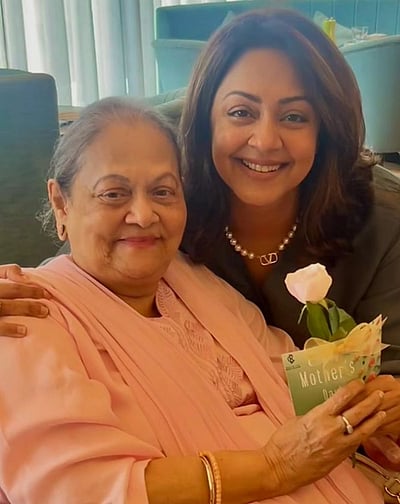 25 ஆண்டுகளுக்குப் பின் எப்படி இருப்பார்கள்? நடிகைகளும் அம்மாக்களும்!