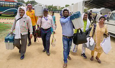உத்தரப் பிரதேச இடைத் தோ்தல் வன்முறை: 100 போ் மீது வழக்கு