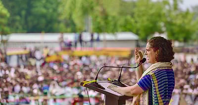 கரோனா தடுப்பூசி நிறுவனத்திடமிருந்து ரூ.52 கோடி நன்கொடை பெற்ற மோடி: பிரியங்கா 