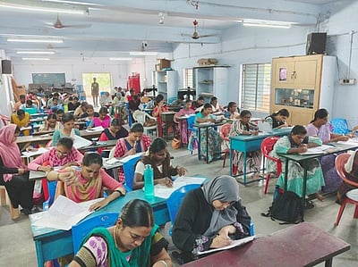 செங்கோட்டை நூலகத்தில் இலவச மாதிரித் தோ்வு