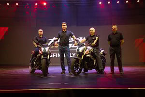 புதிய 400சிசி இருசக்கர வாகனத்தை அறிமுகப்படுத்தியது பஜாஜ்!