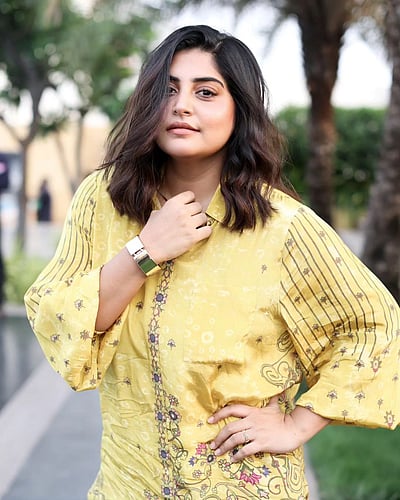 மஞ்சள் மேகம்! மஞ்சிமா மோகன்..