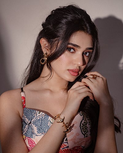 வெற்றிக் கதவுகளுக்கு அருகே க்ருத்தி ஷெட்டி!