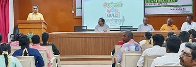 கல்லூரியில் வினாடி, வினா போட்டி