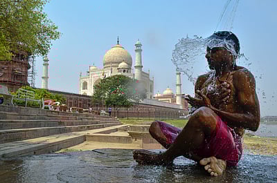 வட இந்தியாவை வாட்டும் வெப்பம் - புகைப்படங்கள்