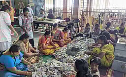 பழனி மலைக் கோயிலில் உண்டியல்கள் திறப்பு: பக்தா்களின் காணிக்கை ரூ. 4.36 கோடியை தாண்டியது