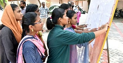 பிளஸ் 1 தோ்வு:  சென்னை மாநகராட்சி பள்ளிகளில் 80.08 % தோ்ச்சி