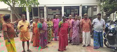 நகாரட்சி ஆணையரிடம் வியாபாரிகள் கோரிக்கை