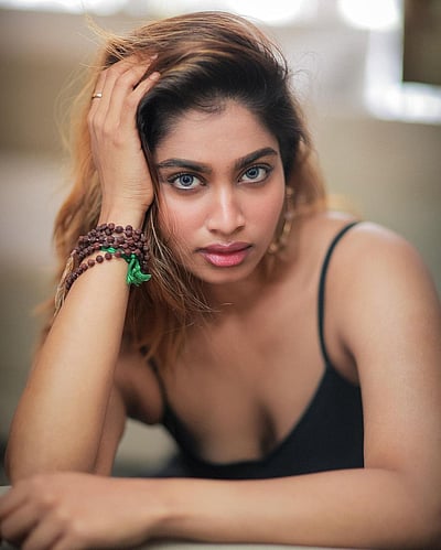 கொதிக்கிற வெய்யிலில்... ஷிவானி!