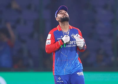 ஆர்சிபிக்கு எதிரான போட்டியில் ரிஷப் பந்த் விளையாட தடை; தில்லிக்கு பின்னடைவா?