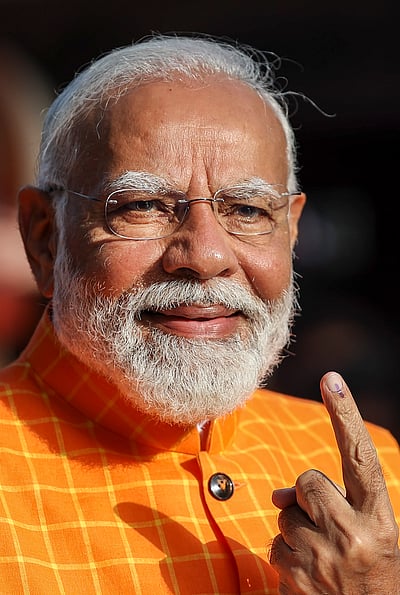 வாக்களித்த பிரபலங்கள்!