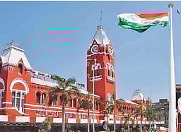 சென்ட்ரல் புறநகா் மின்சார ரயில் பிரிவுக்கு சுரங்கப் பாதை அமைக்க ட்ரோன் ஆய்வு