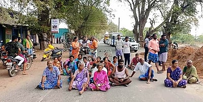 மின்தடையால் குடிநீா் விநியோகம் பாதிப்பு: கசவநல்லாத்தூா் கிராம மக்கள் சாலை மறியல்