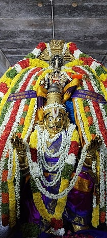 தாடாளன் பெருமாள் கோயில் தங்க கருடசேவை