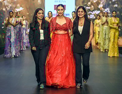 மிளிரும் ஃபேஷன் வீக் - புகைப்படங்கள்