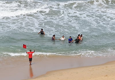 கேரளம், தமிழகத்துக்கான ‘கள்ளக்கடல்’ எச்சரிக்கை தளர்வு