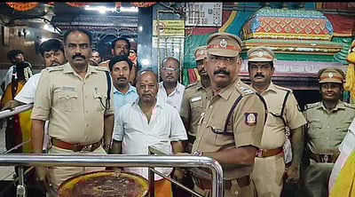 குடியாத்தம் கெங்கையம்மன் திருவிழா: 1,000 போலீஸாா் பாதுகாப்பு -எஸ்.பி. மணிவண்ணன்