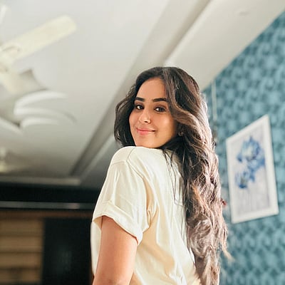 வெண் தாமரை... கண்மணி!