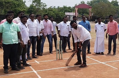 கோடைகால கிரிக்கெட் போட்டி தொடக்கம்