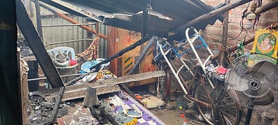 எரிவாயு உருளை கசிவால் 
வீட்டில் தீ விபத்து