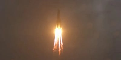 நிலவில் மாதிரிகளைச் சேகரிக்க
விண்கலத்தை அனுப்பியது சீனா