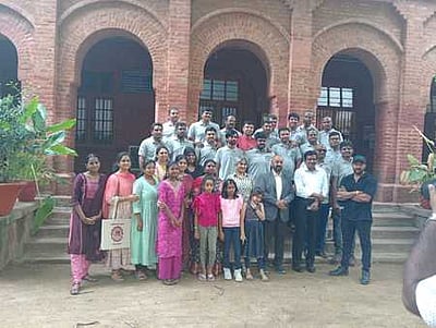 அமெரிக்கன் கல்லூரியில்
முன்னாள் மாணவா்கள் சந்திப்பு