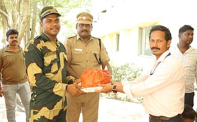 தோ்தல் பணியில் ஈடுபடுவோருக்கு உணவு