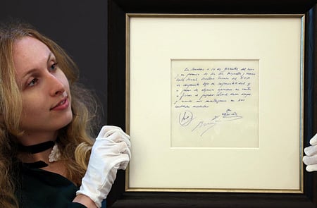 பாா்சிலோனாவுக்கு மெஸ்ஸி ஒப்பந்தமாக பயன்பட்ட நேப்கின் ரூ.8 கோடிக்கு ஏலம்