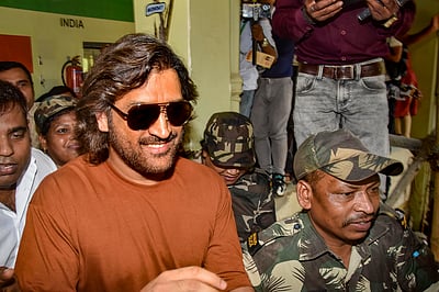 வாக்களித்தார் எம்.எஸ்.தோனி