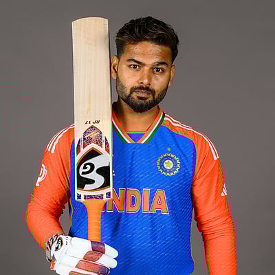 இந்திய அணியின் ஜெர்சியில் மீண்டும் ரிஷப் பந்த்!