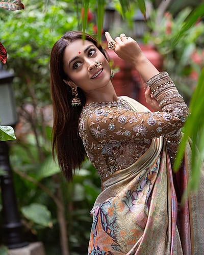 அழகிய தமிழ்மகள்! ஸ்ரேயா..