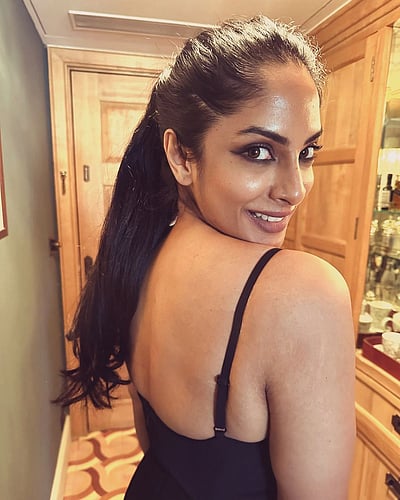 டிரையல் அன்ட் எரர்ஸ்!  ஸ்ரேயா ரெட்டி...