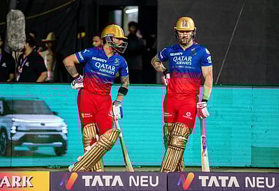 பிளே ஆஃப் சுற்றுக்கான போட்டியில் 7 அணிகள்... முன்னாள் ஆஸி. வீரர் கூறுவதென்ன? 